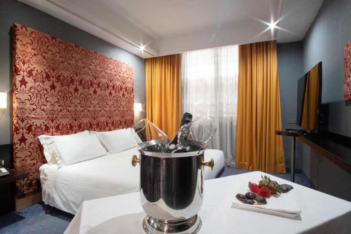 Hotel IMPERATORI Rome Buitenkant foto